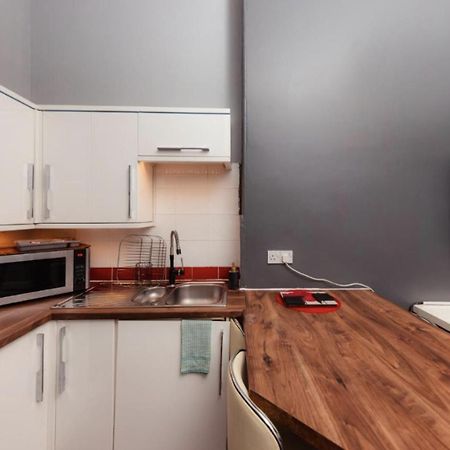 Warm Apartment By Holyrood Palace! Edinburgh Bagian luar foto