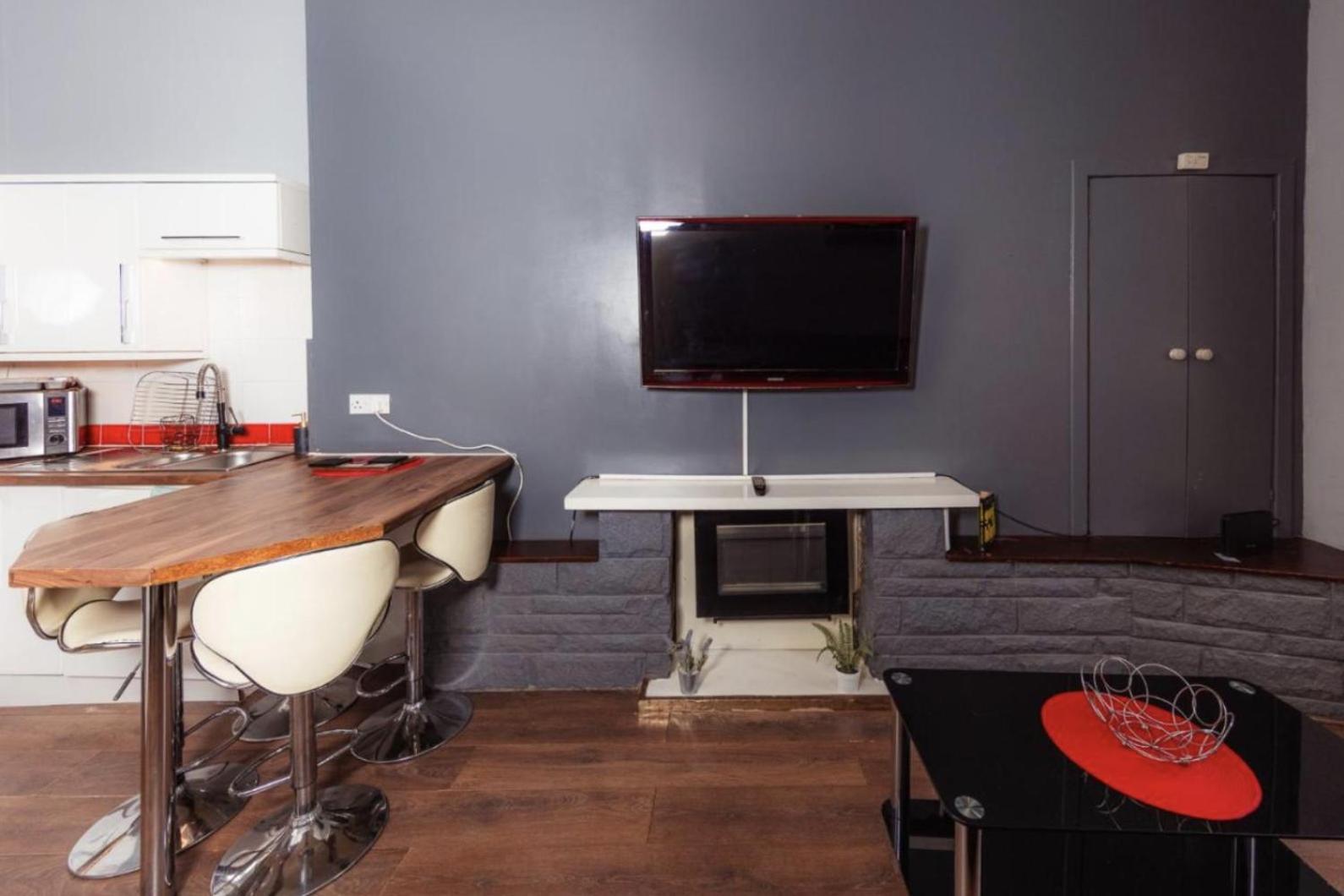 Warm Apartment By Holyrood Palace! Edinburgh Bagian luar foto