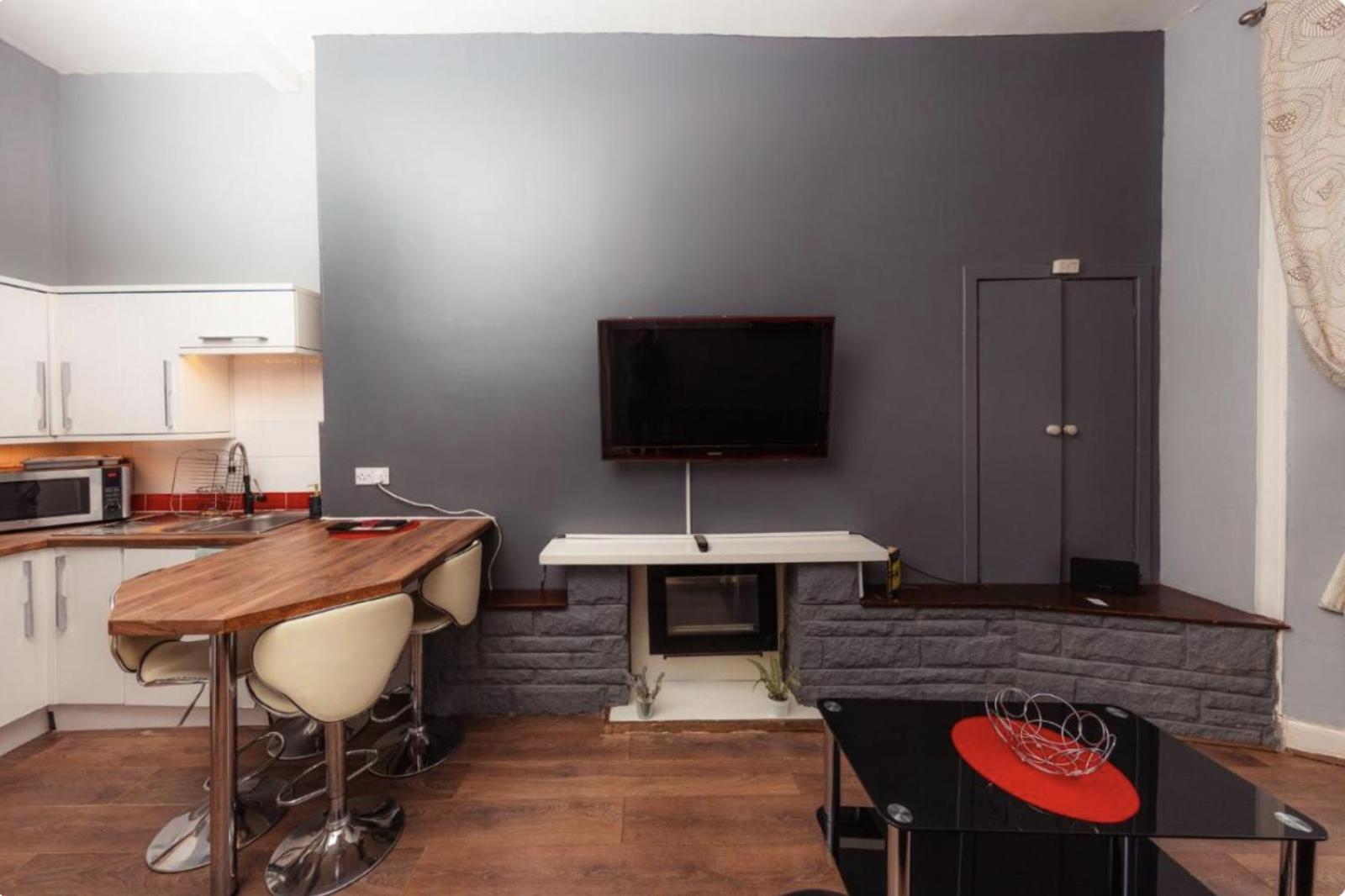 Warm Apartment By Holyrood Palace! Edinburgh Bagian luar foto